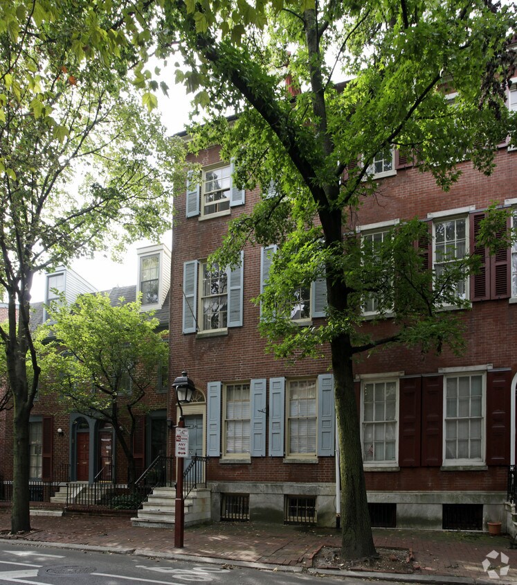 Building Photo - 228 Pine St
