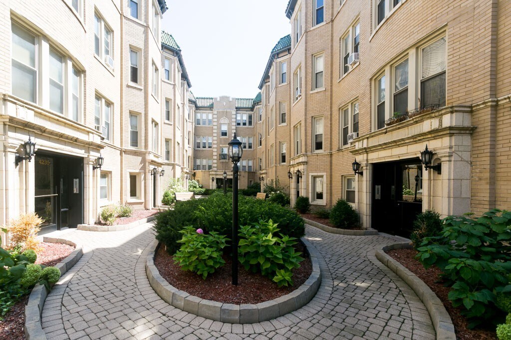 Foto principal - 4234 N Paulina