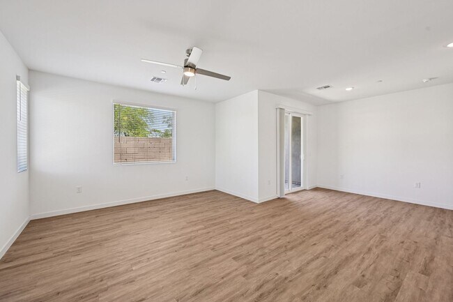 Foto del edificio - 2115 Jennifer Lynn Way