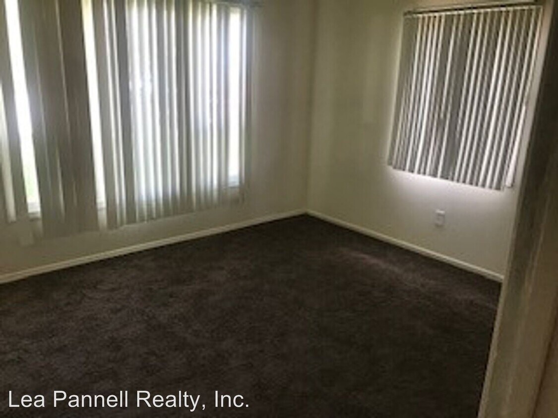Building Photo - 3 br, 1 bath House - 811 Spring Road