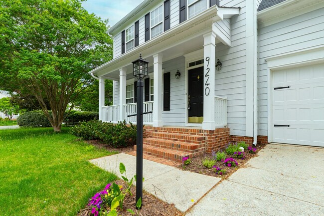 Building Photo - Charming 4-Bedroom with Backyard Retreat i...