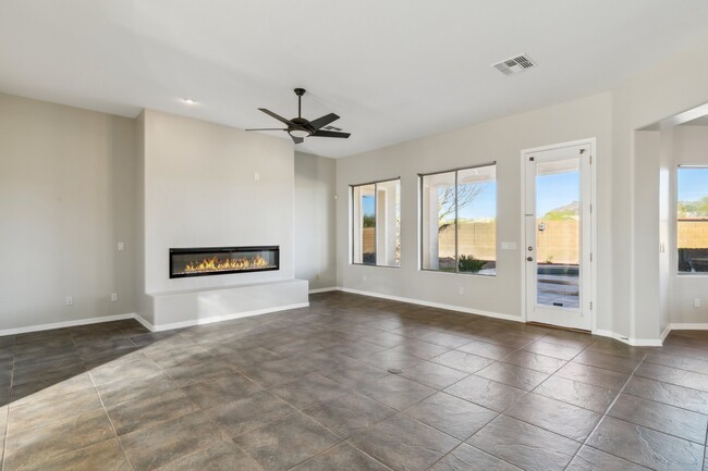 Foto del edificio - 4306 W Saguaro Park Ln