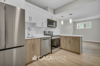 Building Photo - 1053 Berg Pl
