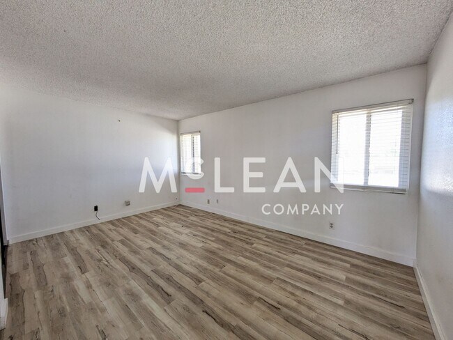 Foto del edificio - Stylish 1-Bedroom Upstairs Apartment with ...
