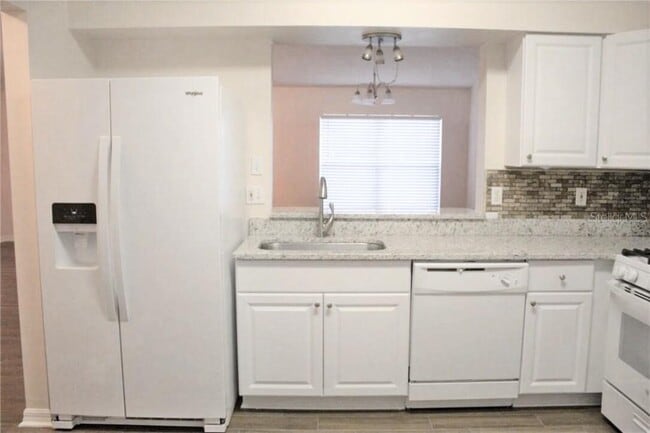 Building Photo - 14917 Margaux Dr