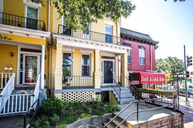 Foto del edificio - 236 Rhode Island Ave NW