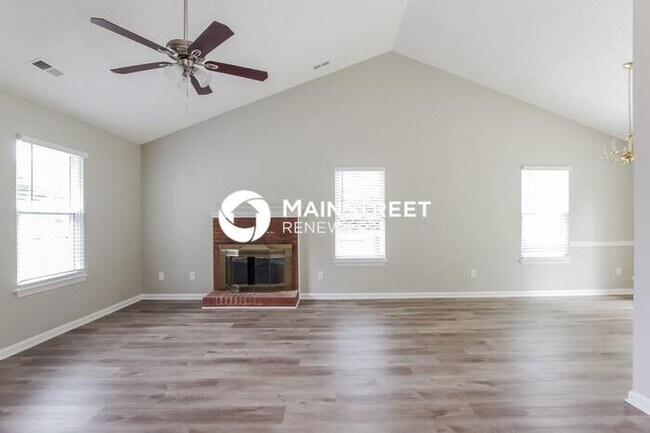 Foto del edificio - 3 Bedroom Pet-Friendly Home in CHARLOTTE, NC with Main Street Renewal