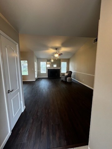 Foto del edificio - 10595 N Meridian Ave