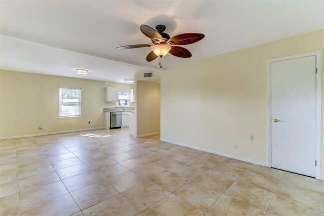 Building Photo - Adorable Amelia Island Beach Cottage – 2BR...