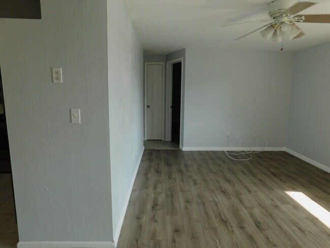 Living room - 2540 Chancery Dr