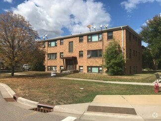 Building Photo - 97 Orme St E