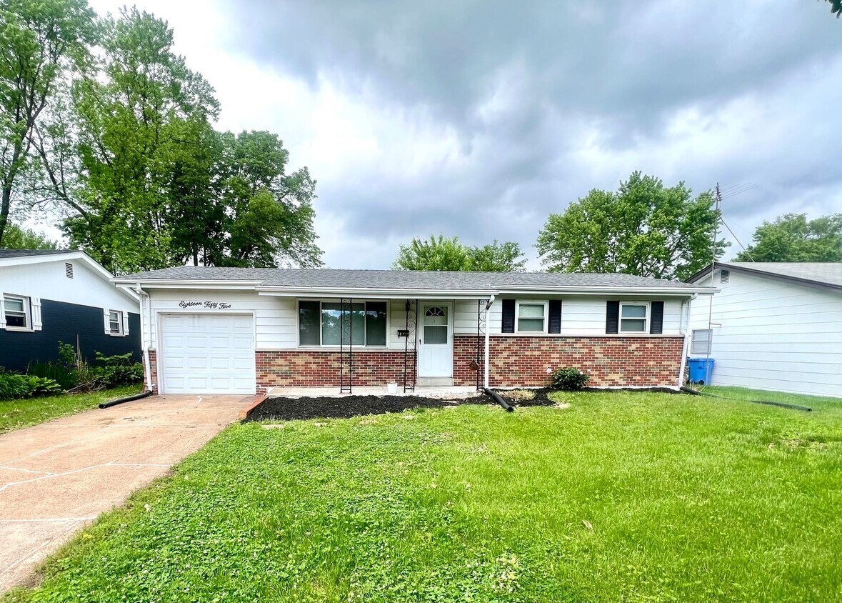 Primary Photo - Charming 3 Bedroom Home in Florissant – Pr...
