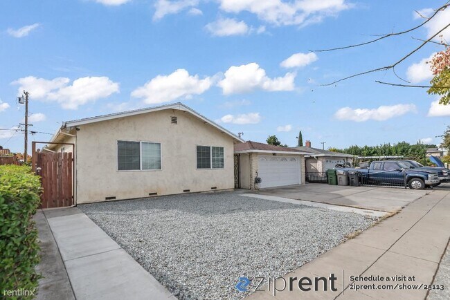 Foto del edificio - 1 br, 1 bath 4plex - 1935 Kinross Way, San...