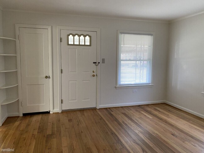 Foto del edificio - 3 br, 1 bath House - 22812 Normandy Ave