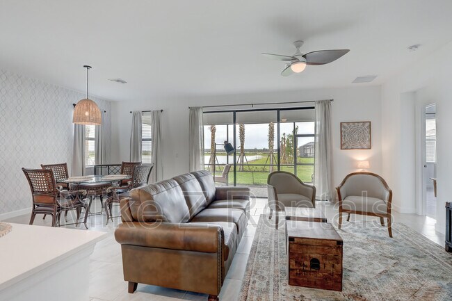 Foto del edificio - 18315 Ridgeline Dr