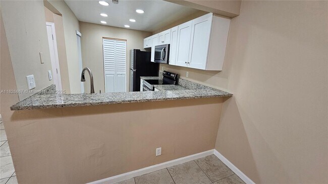 Building Photo - 8048 NW 41st Ct