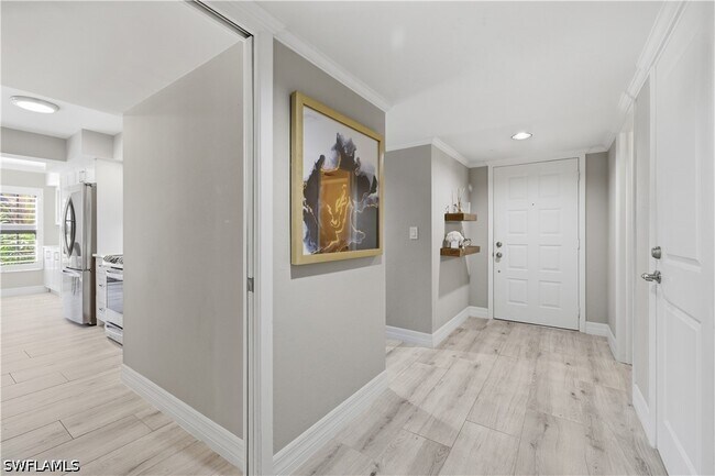 Foto del edificio - 6080 Pelican Bay Blvd