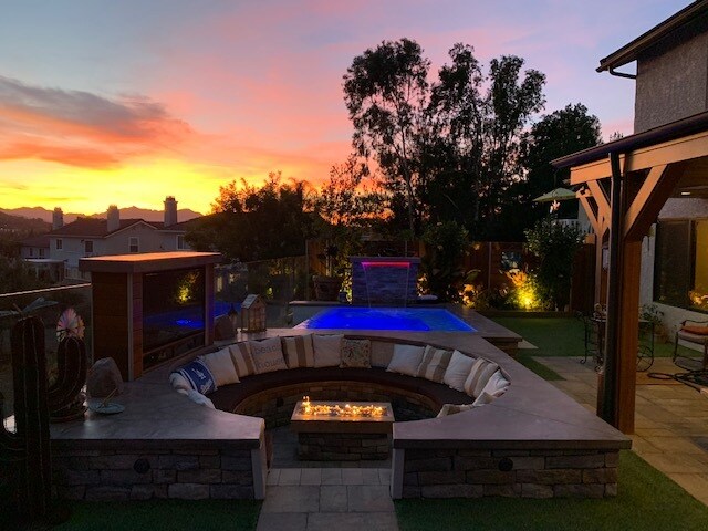 firepit and jacuzzi with waterfall - 30006 Rainbow Crest Dr