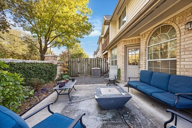 Building Photo - 6426 E Linpar Ct