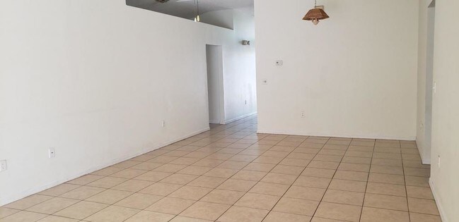 Building Photo - 17520 Silver Creek Ct.