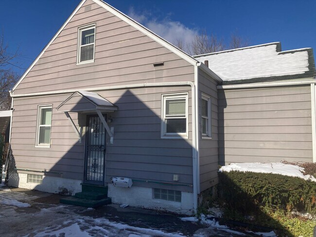 Foto del edificio - 870 Frederick Blvd