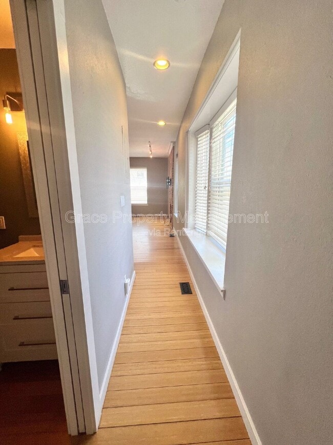 Foto del edificio - 2306 Glenarm Pl