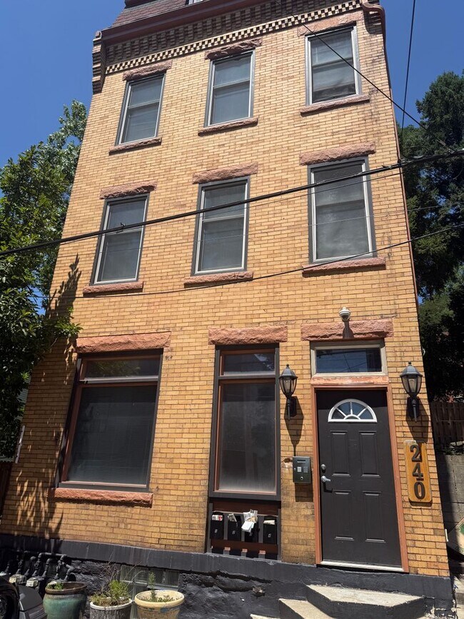 Foto del edificio - 240 Carrington St
