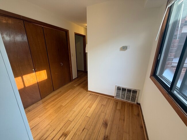 Foto del edificio - 7412 N Western Ave