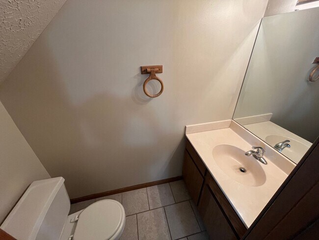 Foto del edificio - 2464 Sycamore Ln