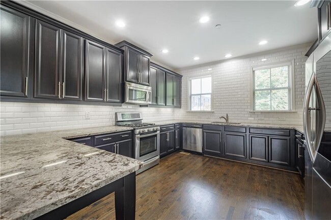 Foto del edificio - 1337 Hawthorne Ave SE