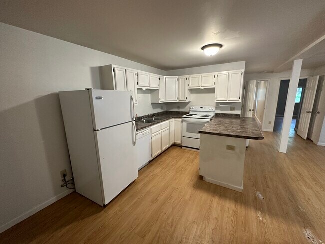 Building Photo - 836 Mountain View Rd