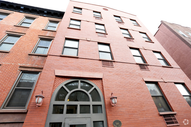 Foto del edificio - 546 Henry St