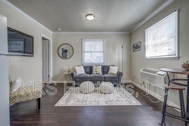 Foto del edificio - 3147 Parkdale Rd