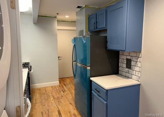 Building Photo - 22 Van Buren St