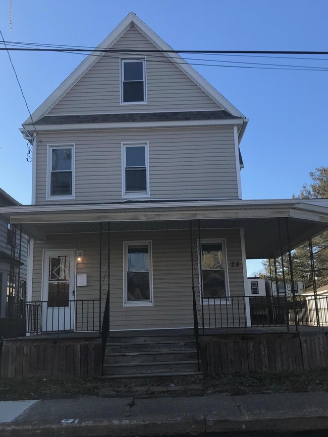Building Photo - 28 Woodbury St