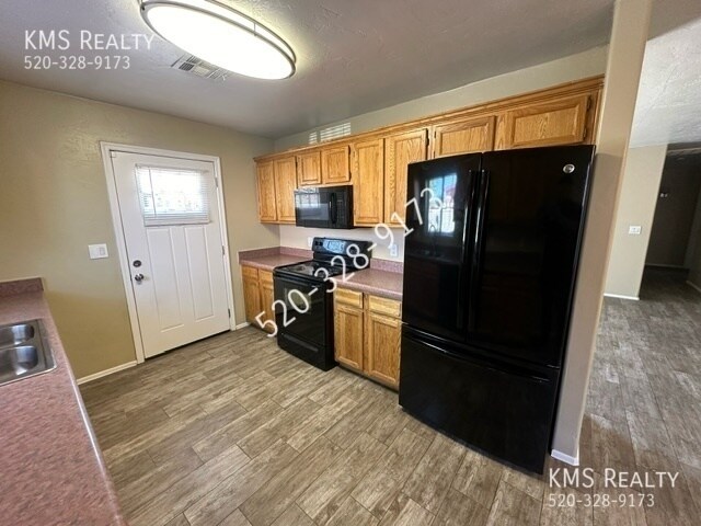 Building Photo - 4648 W Calle Don Tomas