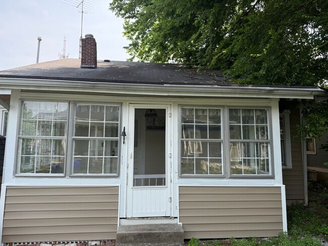 Building Photo - 607 E 11th Ave