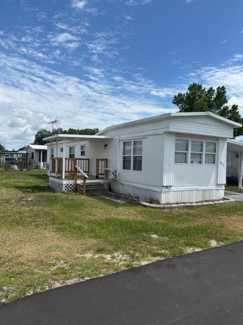 Building Photo - 805 E Live Oak St