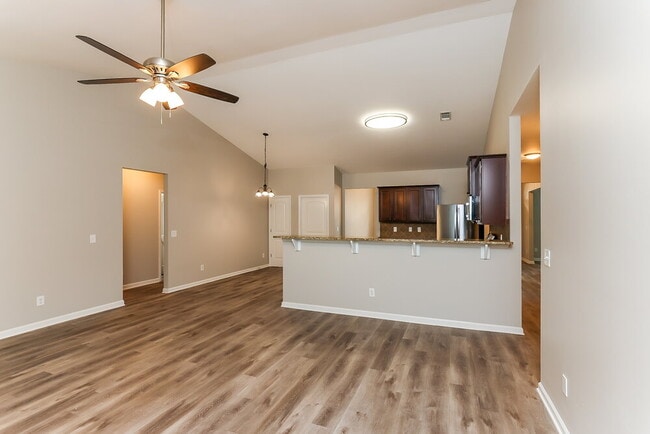 Building Photo - 176 Inverness Ave