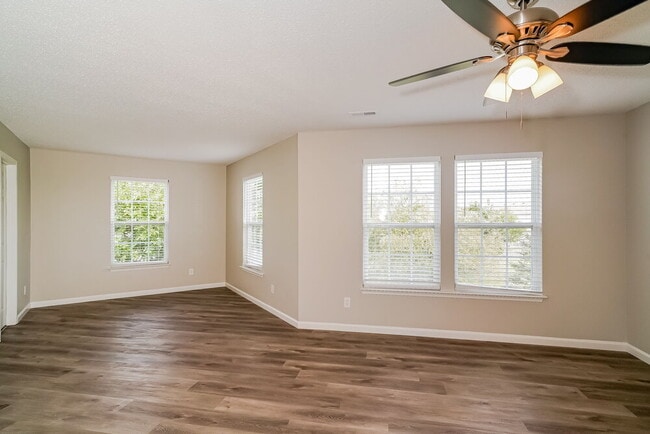 Building Photo - 5609 Woodland Trace Blvd
