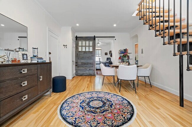 Foto del edificio - 1496 Beacon St