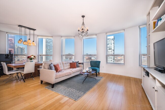 Foto del edificio - 421 W Huron St