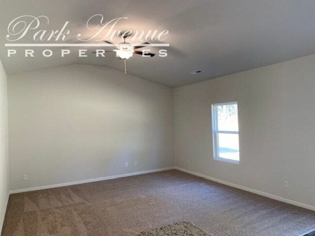 Foto del edificio - 5217 Upton Pl