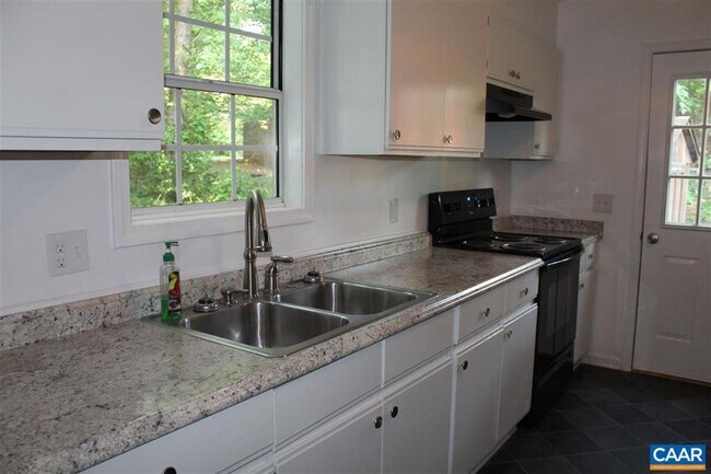 Foto del edificio - 2Bed/1 Bath Rental Lake Monticello