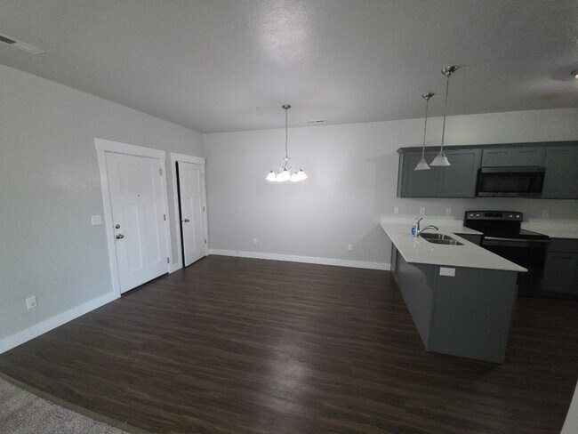 Building Photo - 3724 W 1850 N