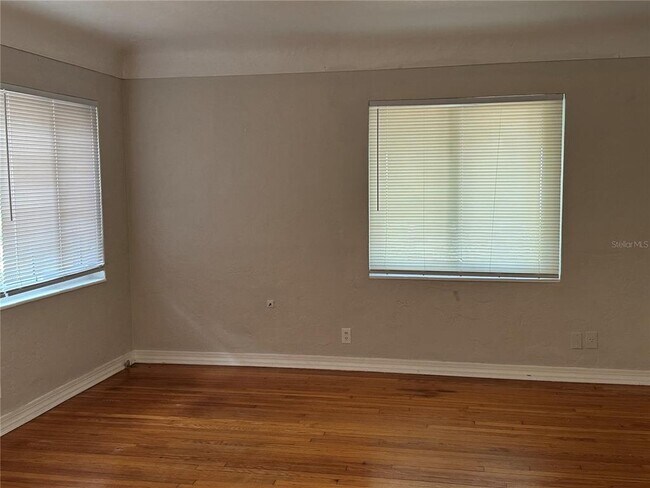 Foto del edificio - 215 24th Ave N