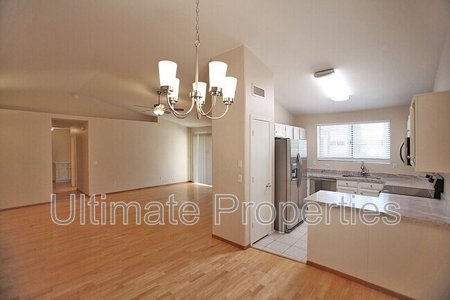 Foto del edificio - 1225 E Harvard Ave