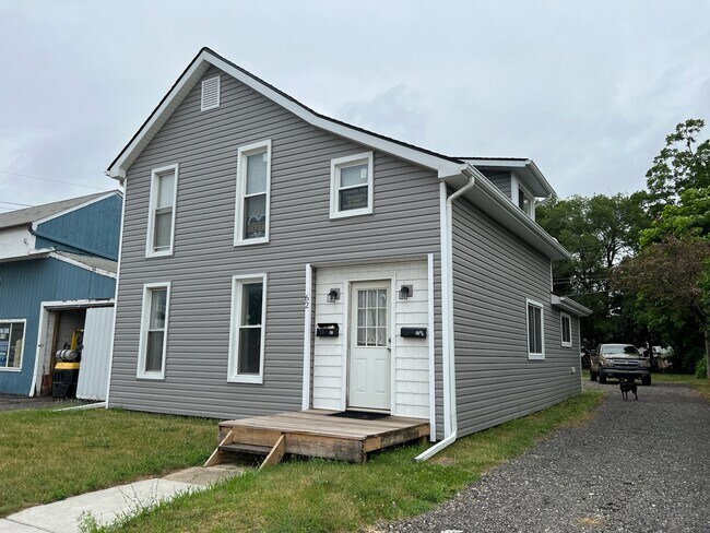 Building Photo - 62 N Washington St