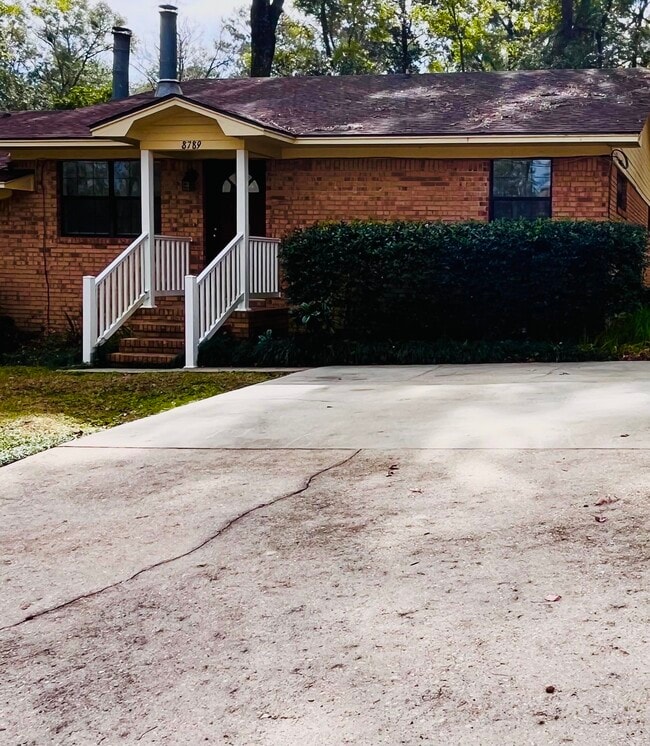 Building Photo - 8789 Louvinia Way