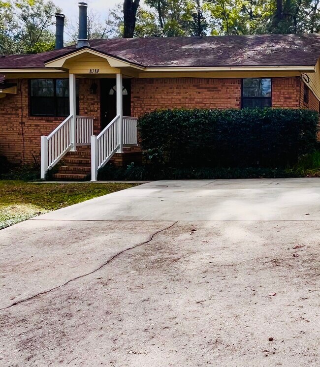 Foto del edificio - 8789 Louvinia Way